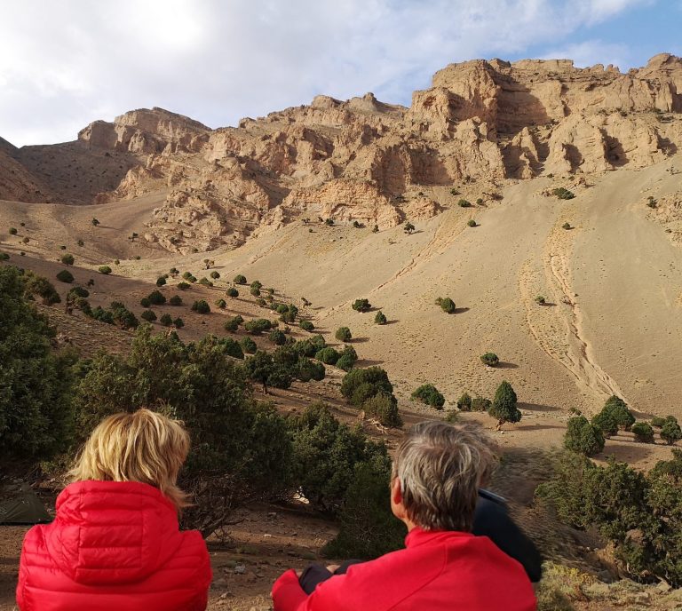 Schlucht und Abhang eines Berges im hohen Atlas